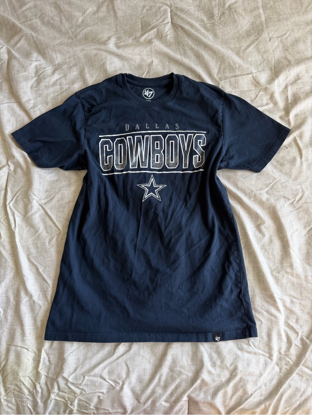 47 Dallas Cowboys Navy Blue Short Sleeve Graphic T-Shirt (M)